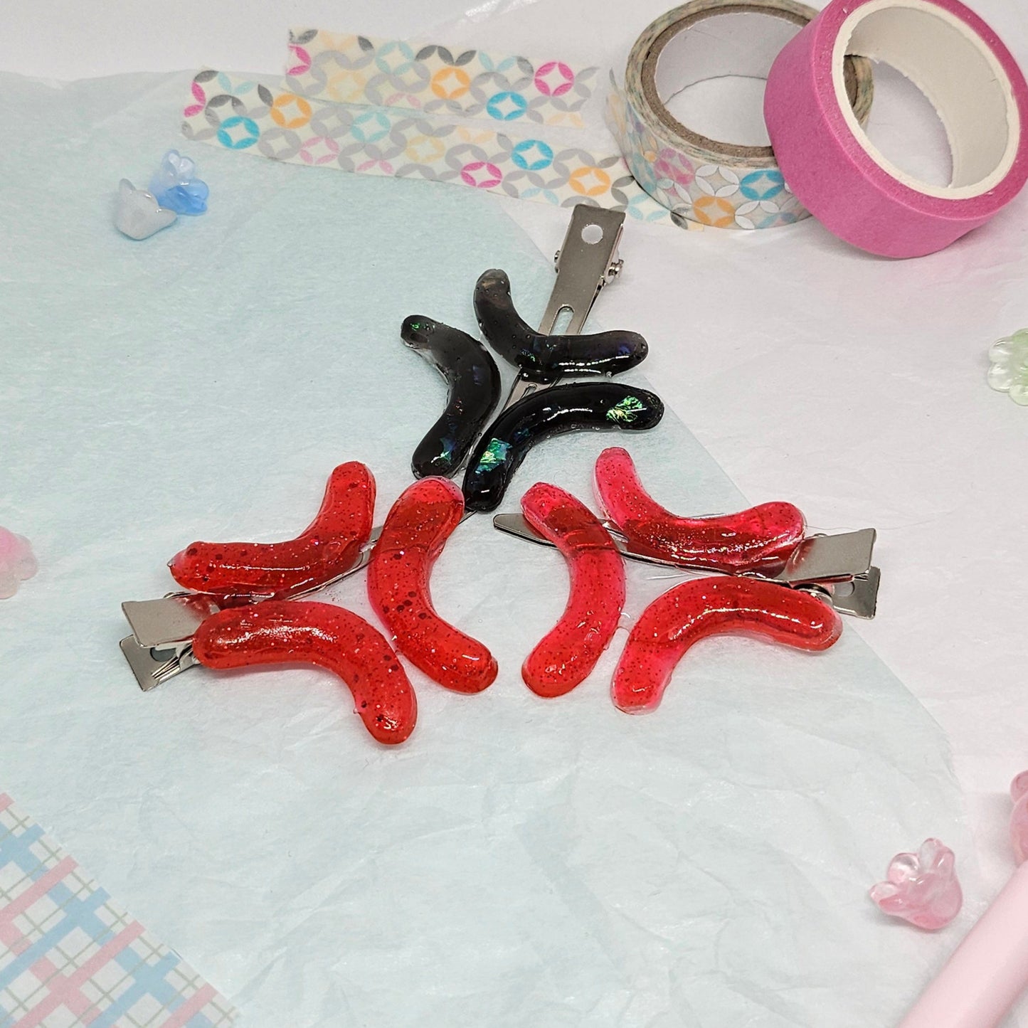 Hairclips showing the typical angry emotion from anime and manga